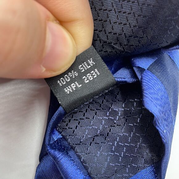 100% silk blue arrow necktie - Picture 3 of 5